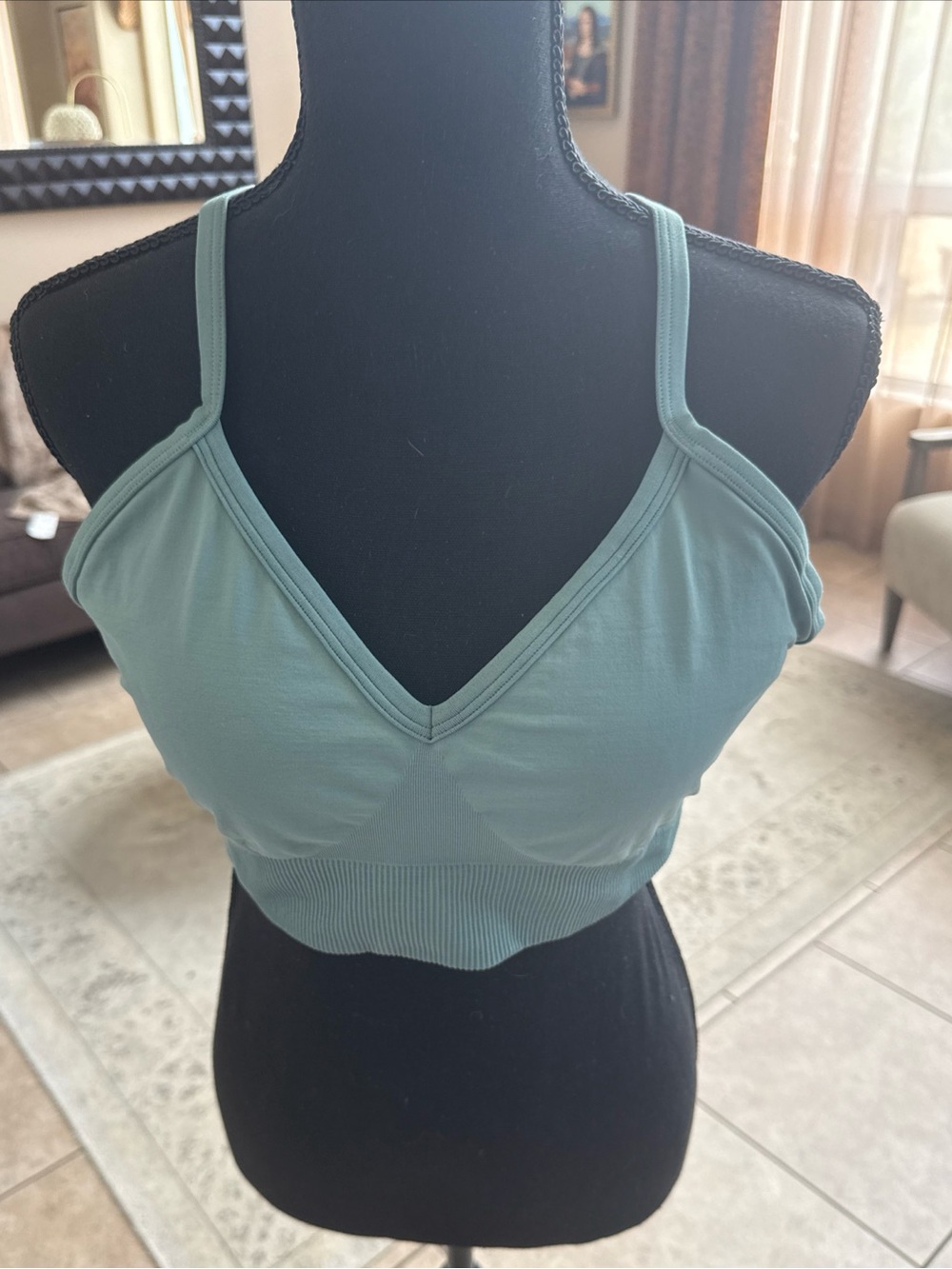 Lululemon Women’s Sports Bra Sage Green adjustable straps racerback